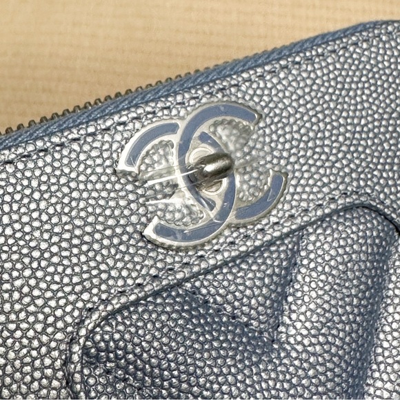 NWT VERY RARE Chanel Mademoiselle Zip Wallet - Iridescent Blue - Picture 3 of 9